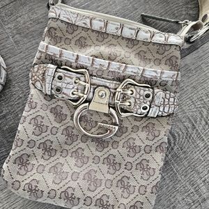 Y2K Guess Crossbody bag